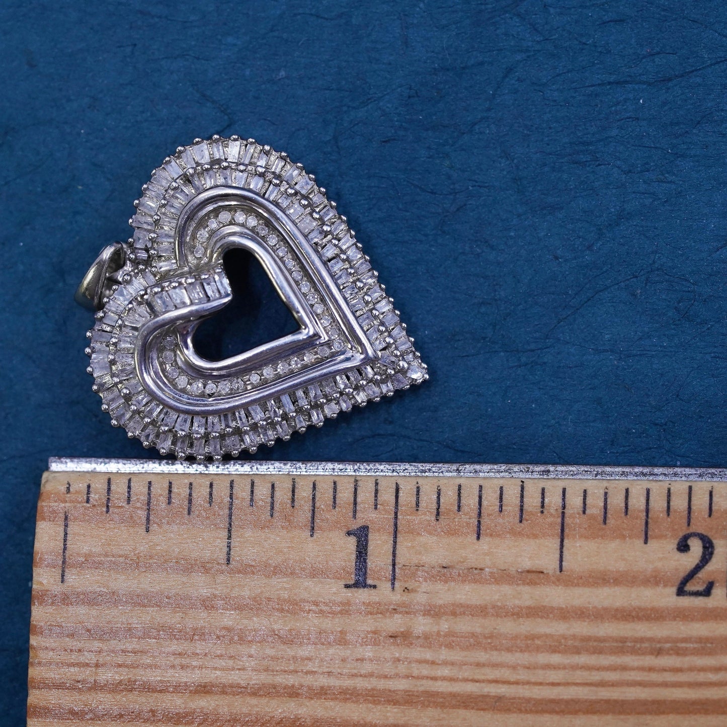 Vintage elegant Sterling silver 925 heart pendant with cluster genuine diamonds