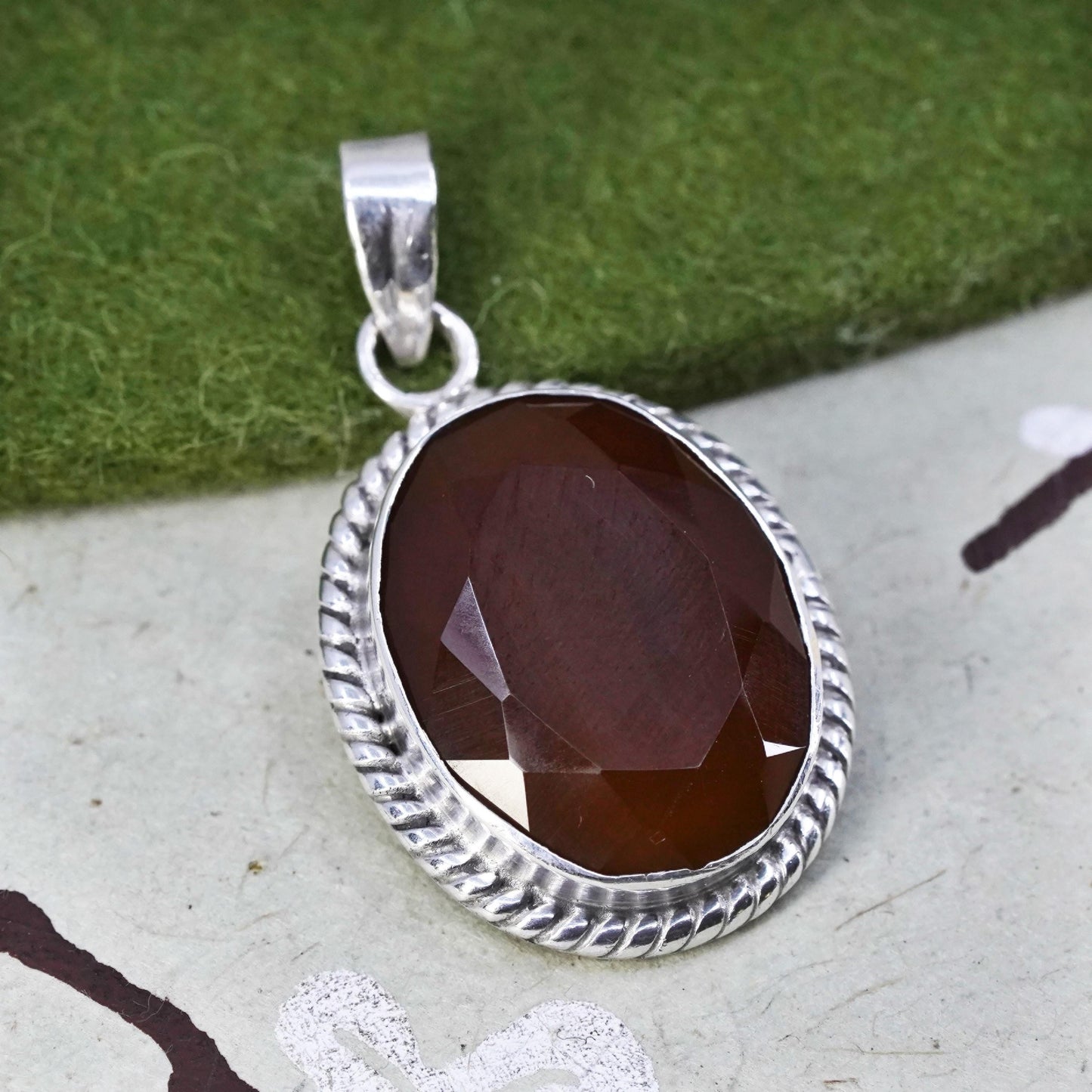 Vintage sterling silver 925 handmade oval pendant with carnelian