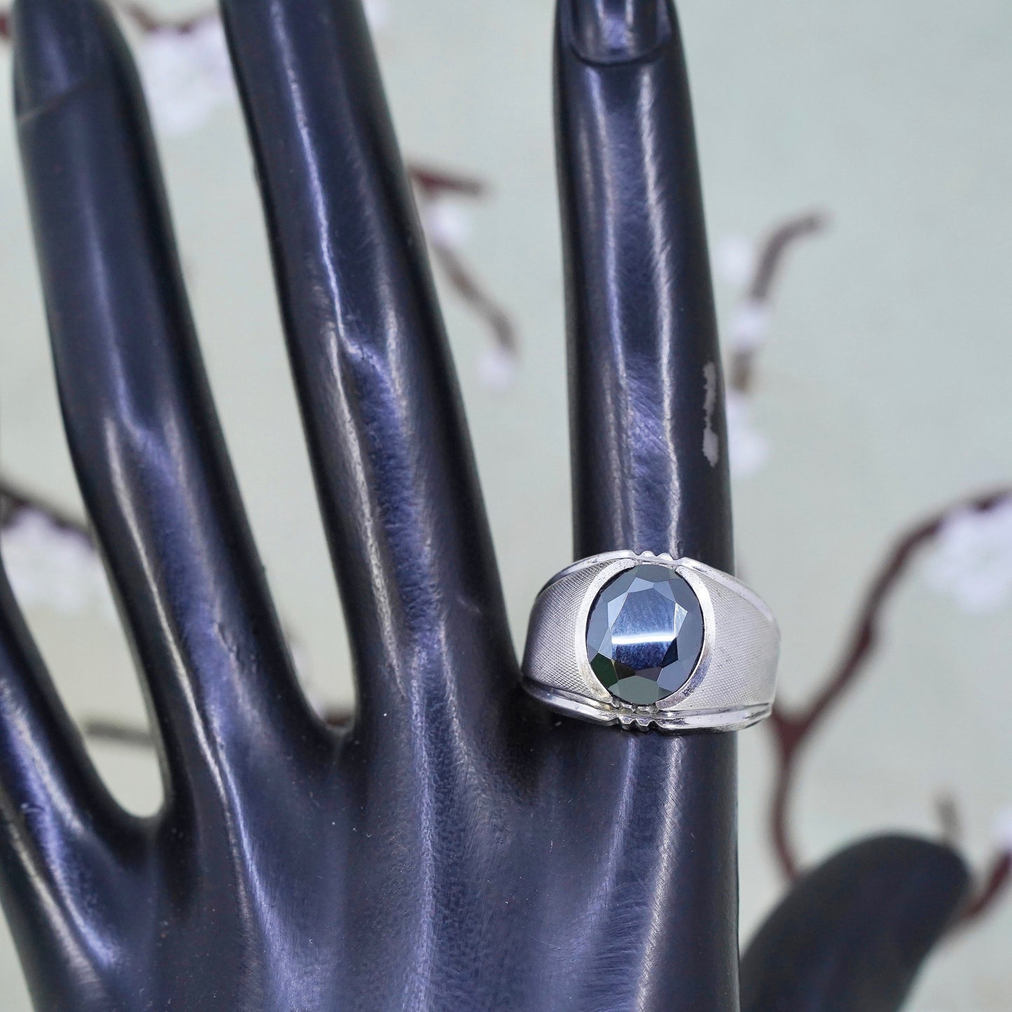 Size 8.5, vintage sterling 925 silver handmade ring, with oval hematite