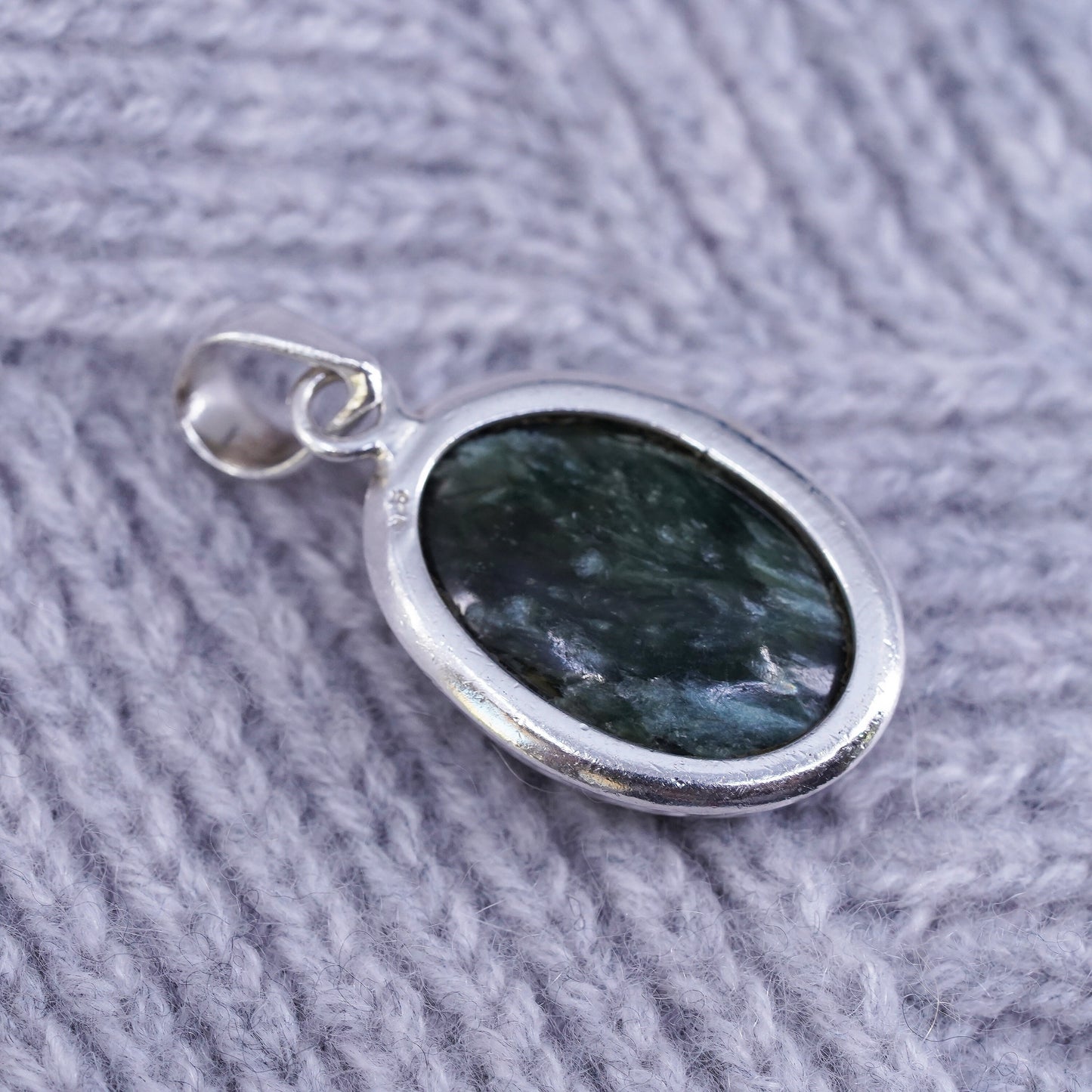 Vintage Mexican Sterling 925 silver handmade pendant with oval seraphinite