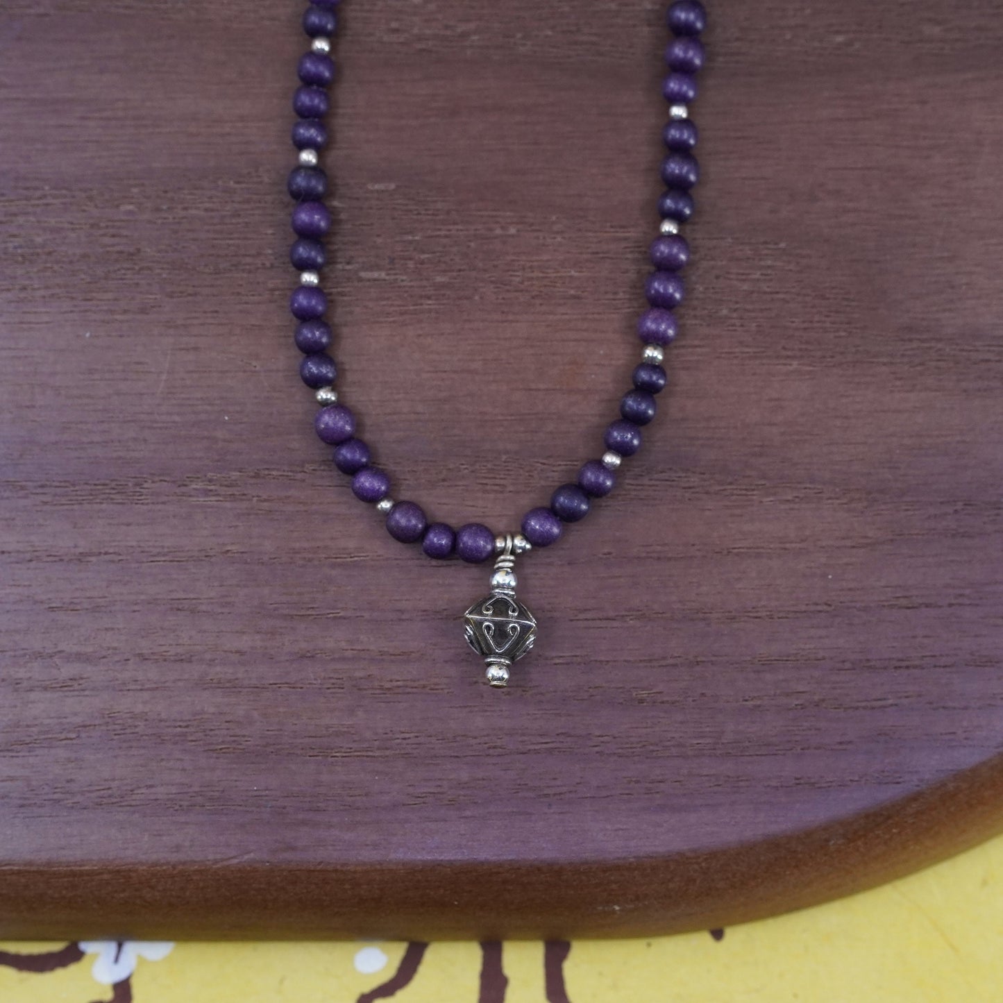 19”. Vintage southwestern handmade necklace with purple jade beads