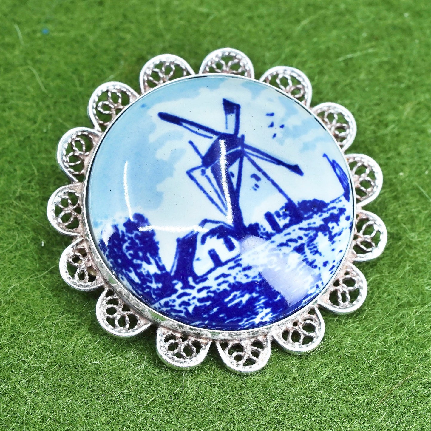 Delfts Holland, sterling silver 925 handmade filigree brooch pottery windmills