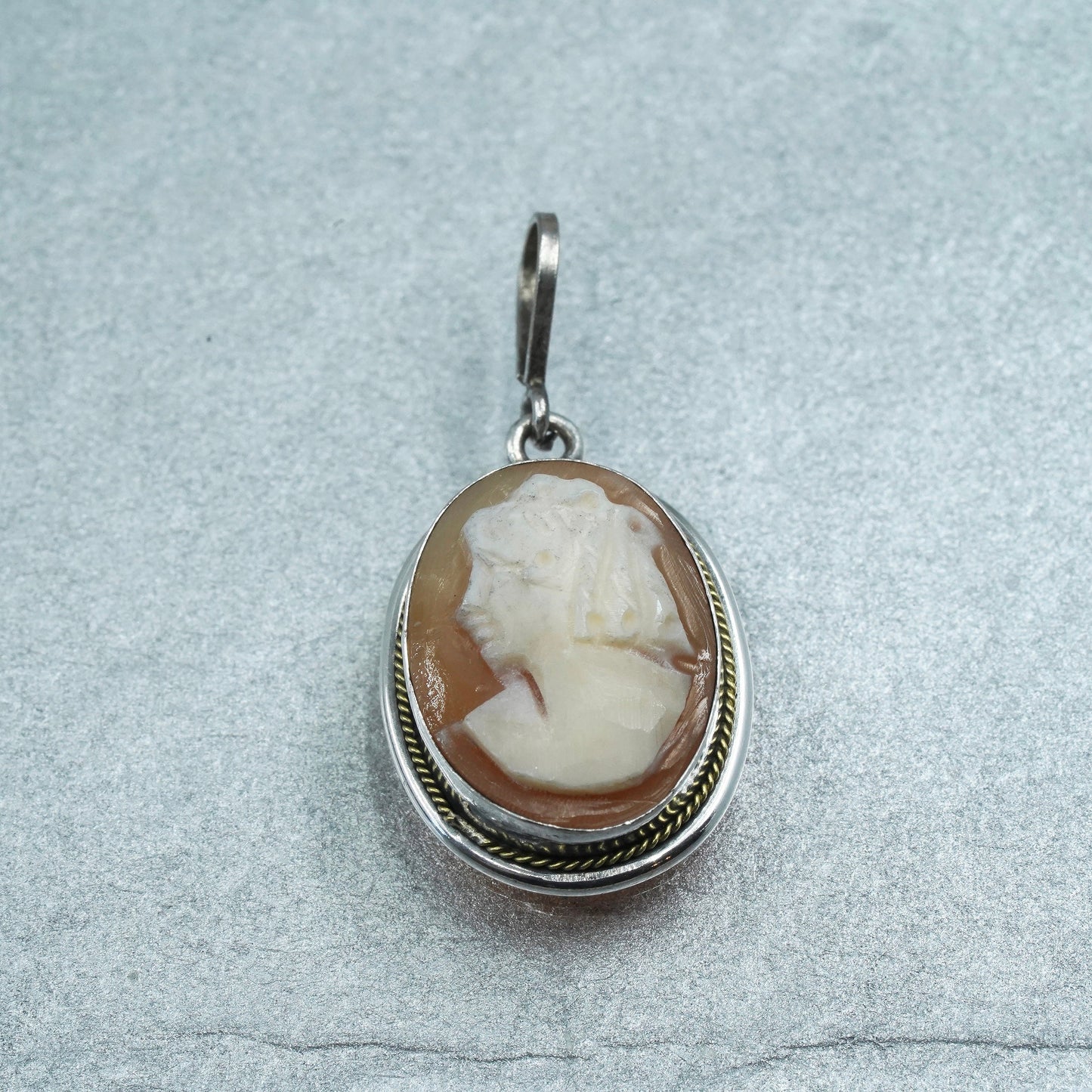 Vintage Sterling 925 silver handmade pendant with agate cameo girl