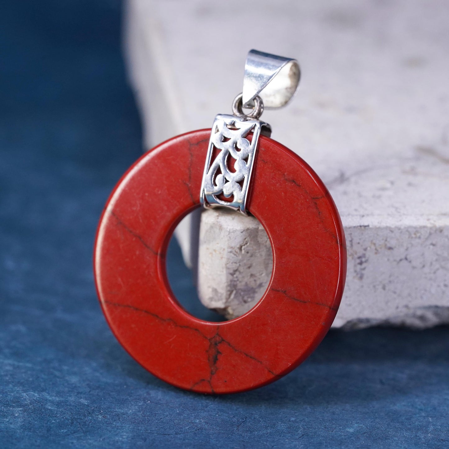 Vintage Sterling 925 silver handmade circle pendant with red jasper