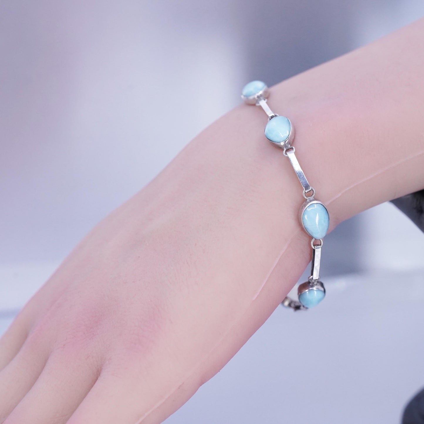 7”, Vintage sterling 925 silver handmade bracelet with teardrop larimar