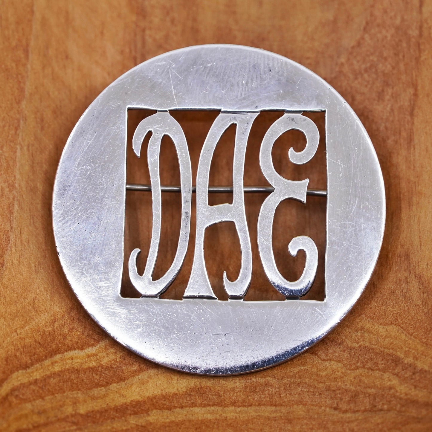 Vintage Leonore Doskow sterling 925 silver brooch with monogram initial “DAE”