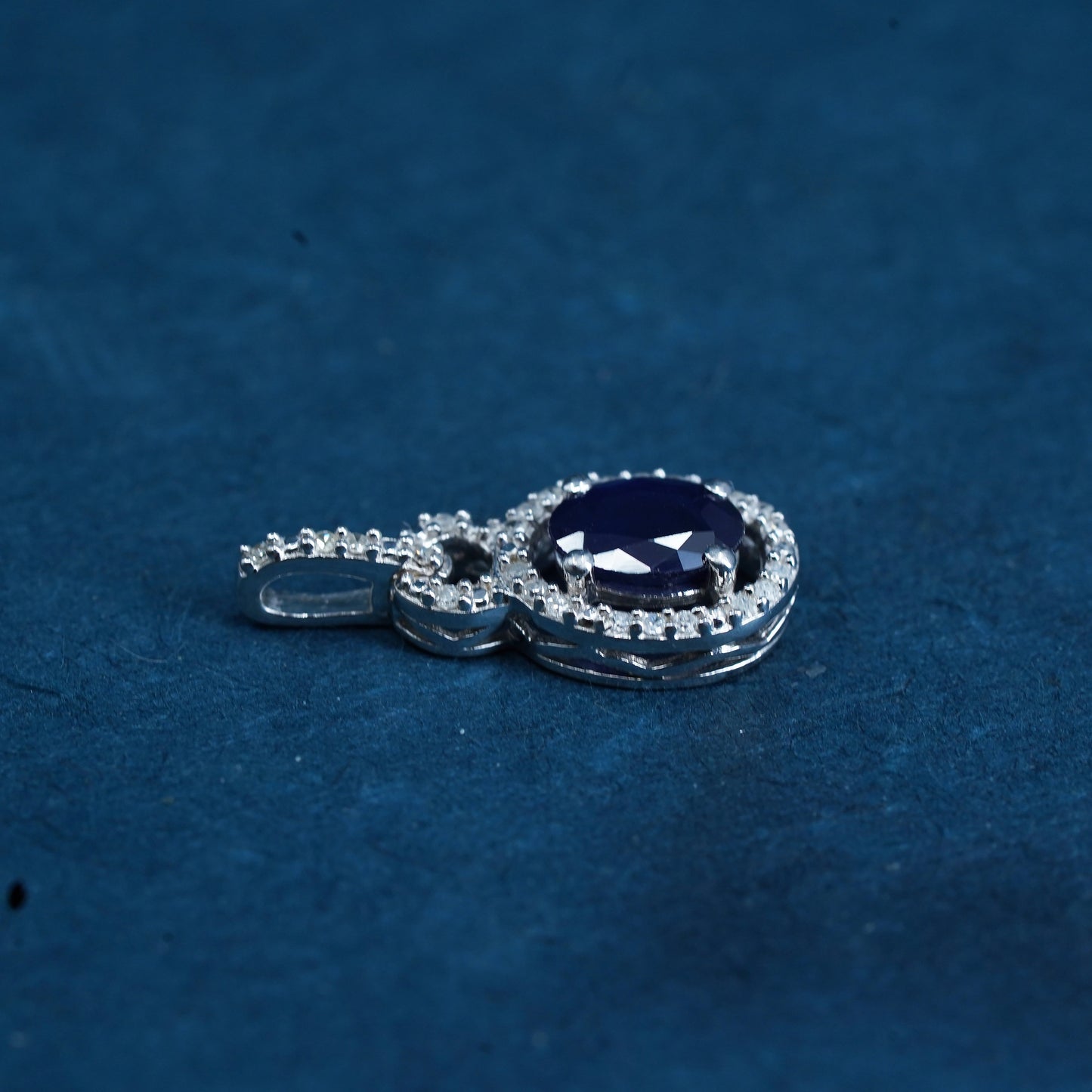 Vintage Sterling silver pendant, 925 oval with genuine sapphire and diamond