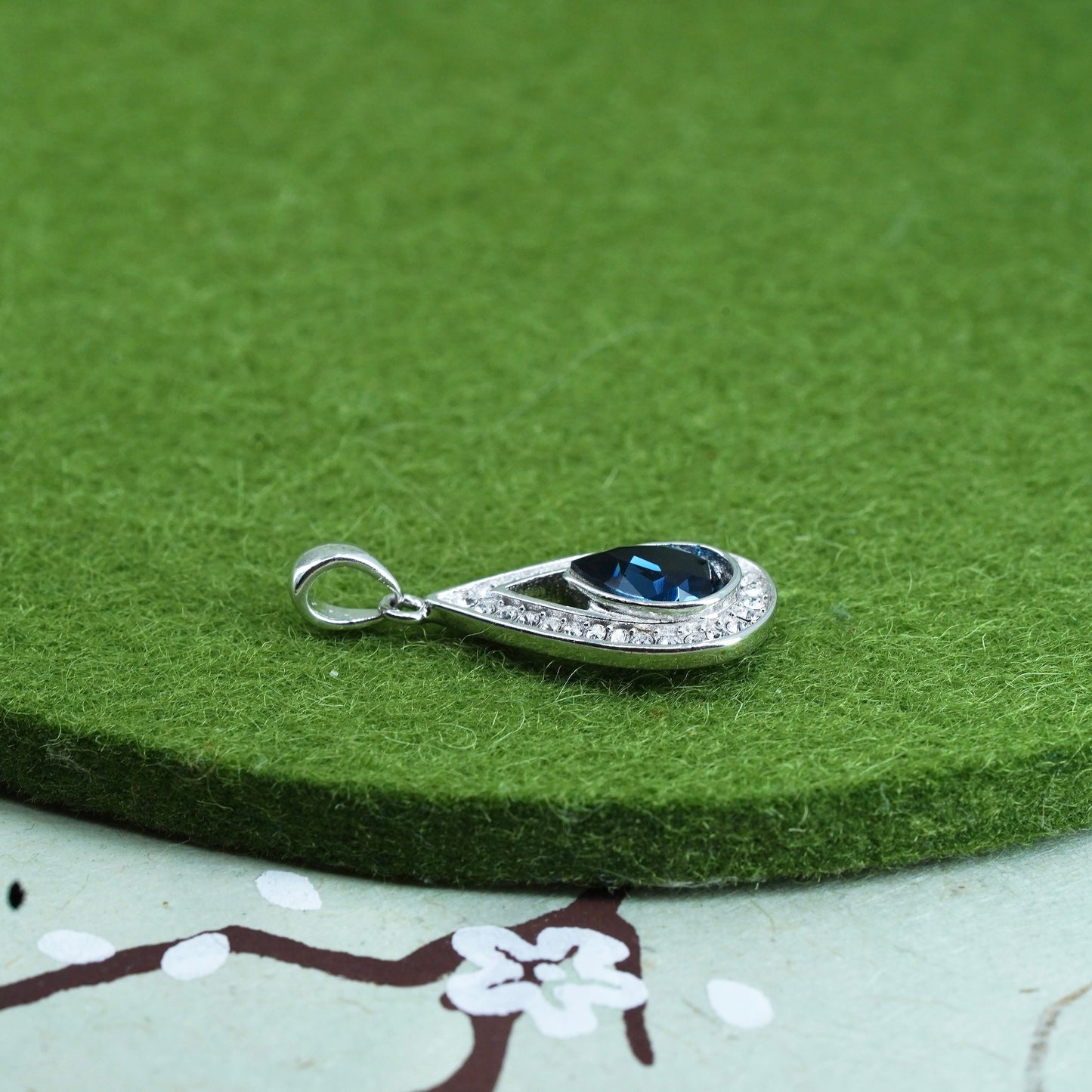 vintage Sterling silver 925 teardrop pendant with sapphire and crystal around