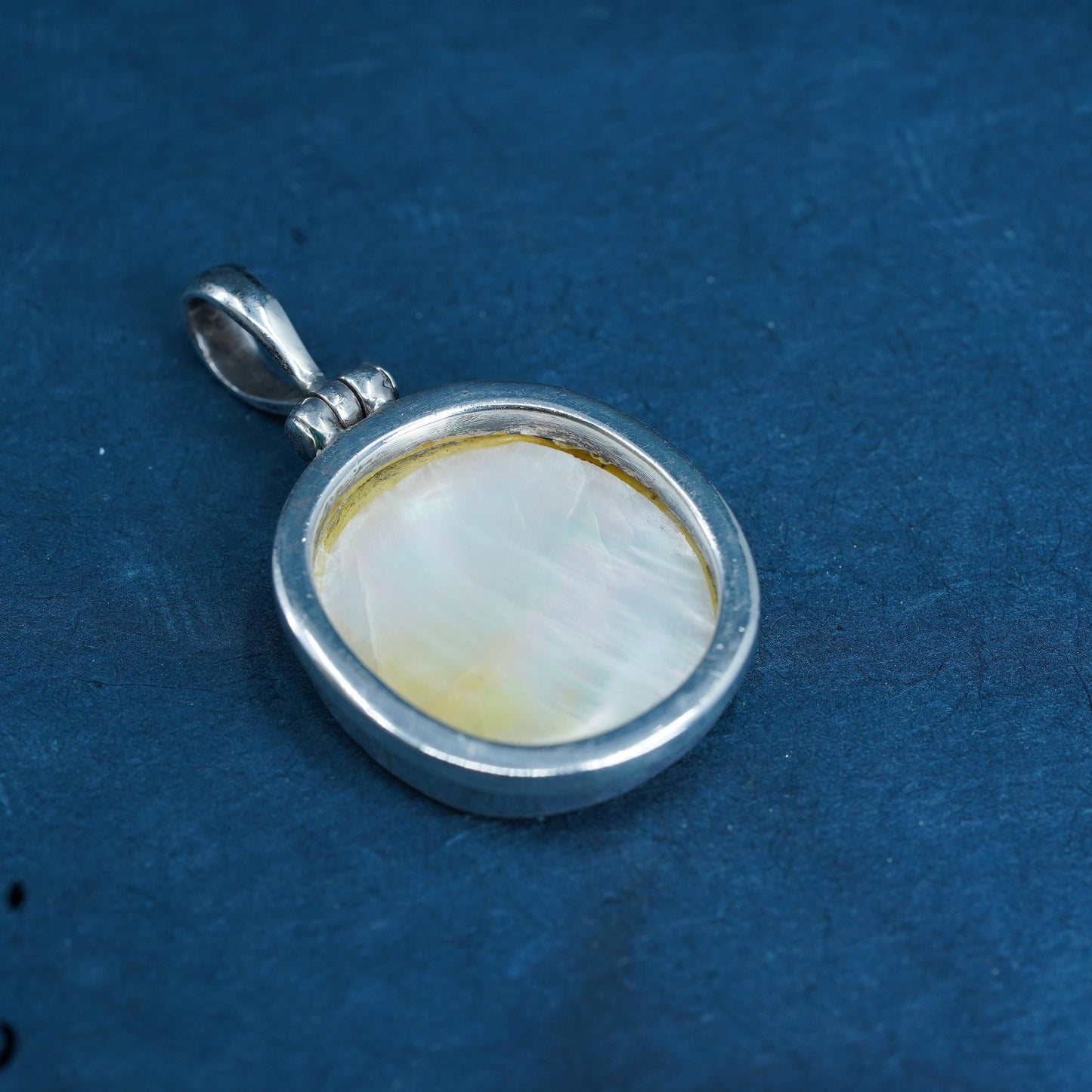 Vintage Sterling silver handmade pendant, 925 Oval pendant with mother of pearl