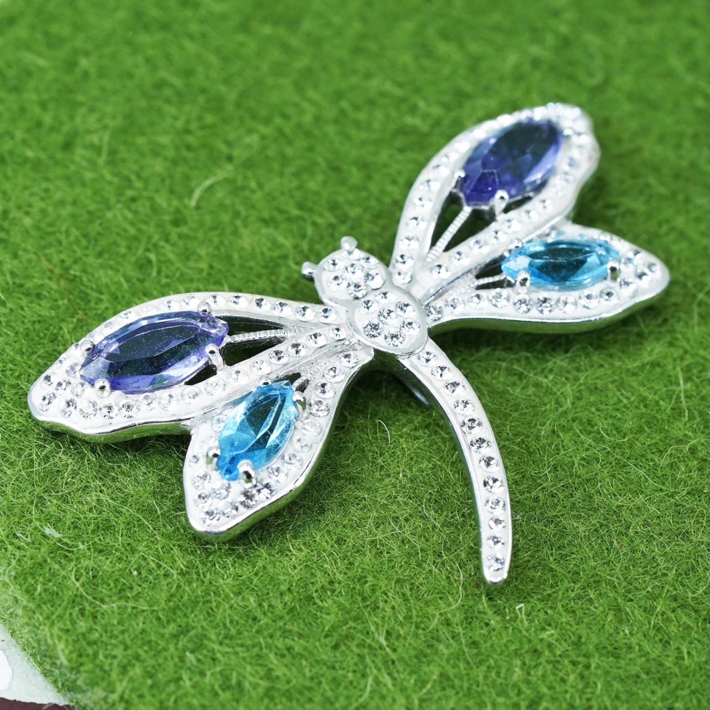 AU sterling 925 silver dragonfly pendant with with amethyst and topaz crystal