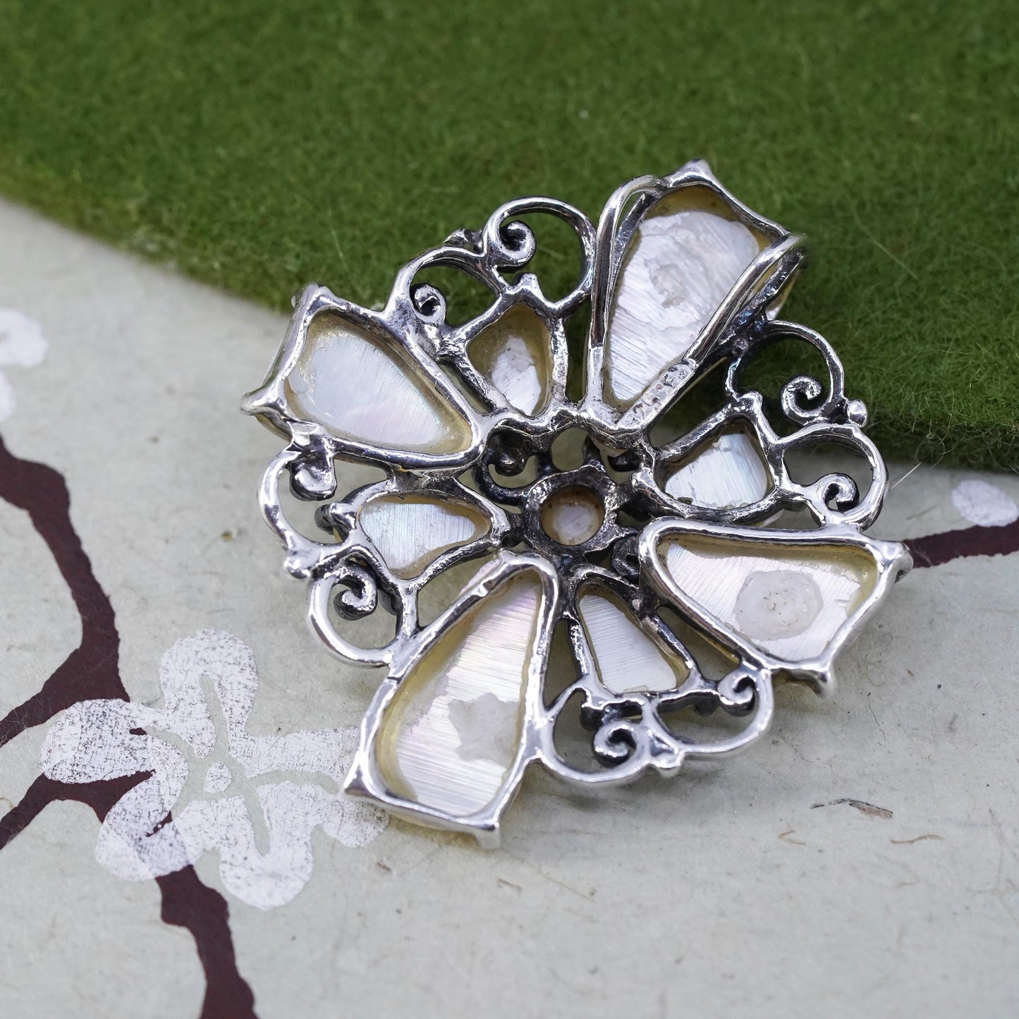 vintage sterling silver handmade pendant, 925 flower with mother of pearl