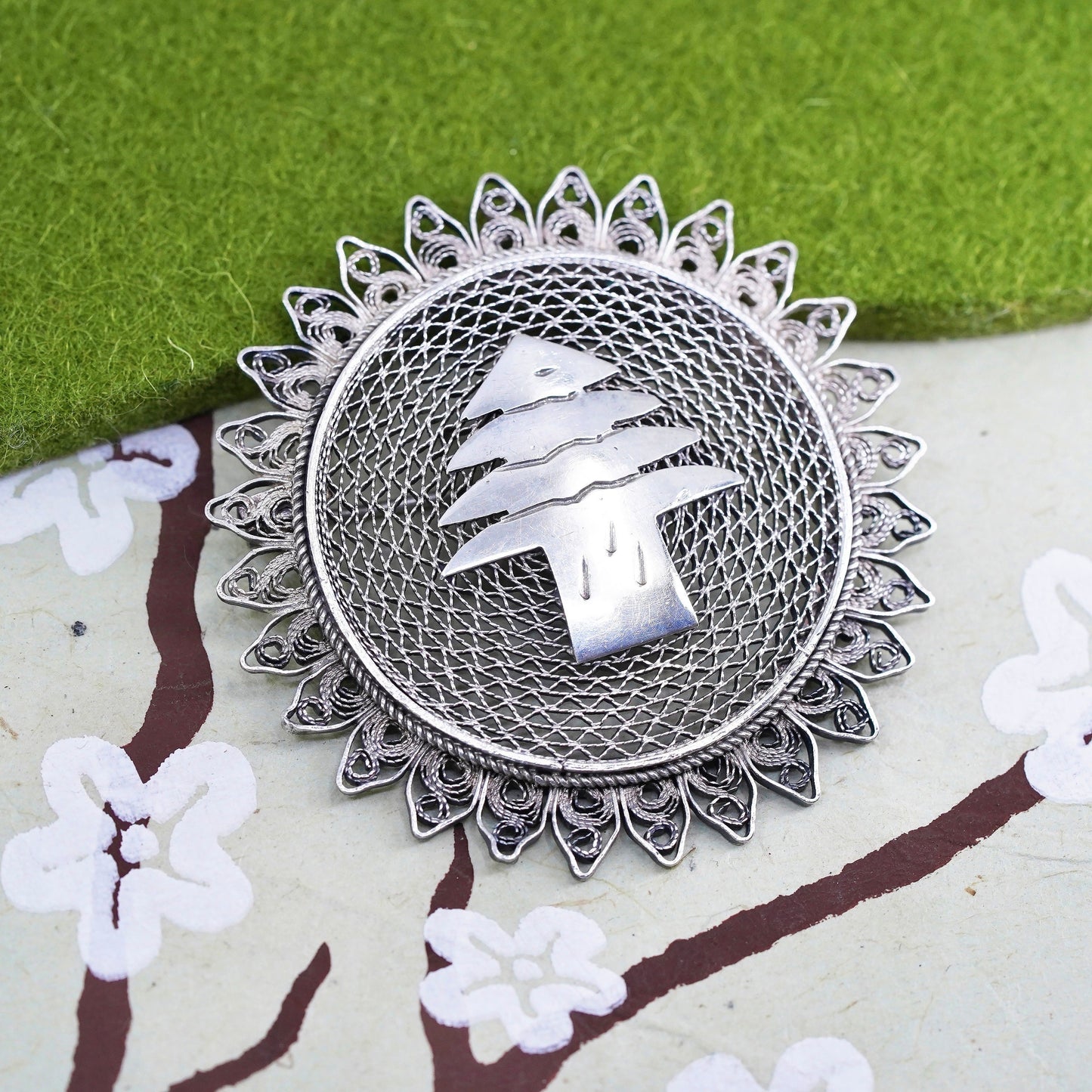 Vintage sterling silver brooch, 925 filigree circle pin with Christmas tree