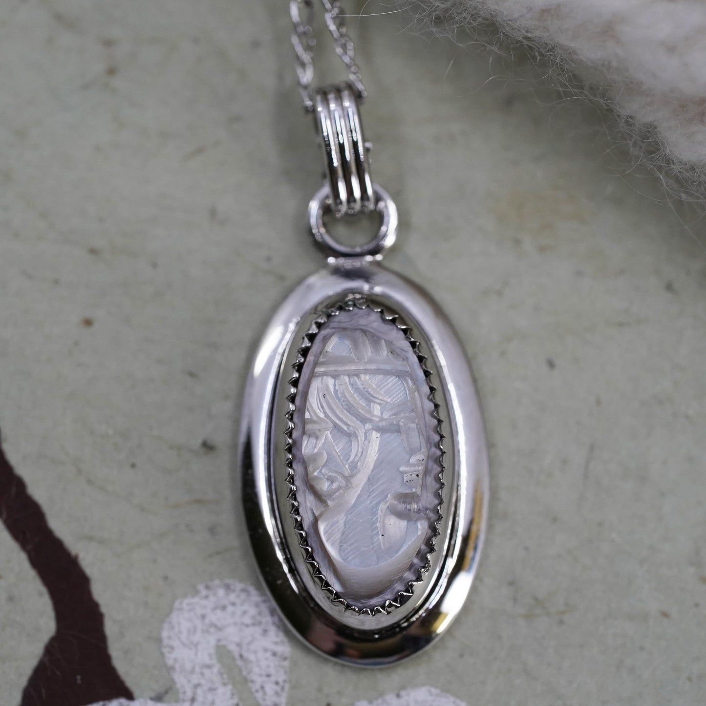 16+2” Sarah Coventry Sterling silver necklace, 925 oval pendant w/ cameo woman