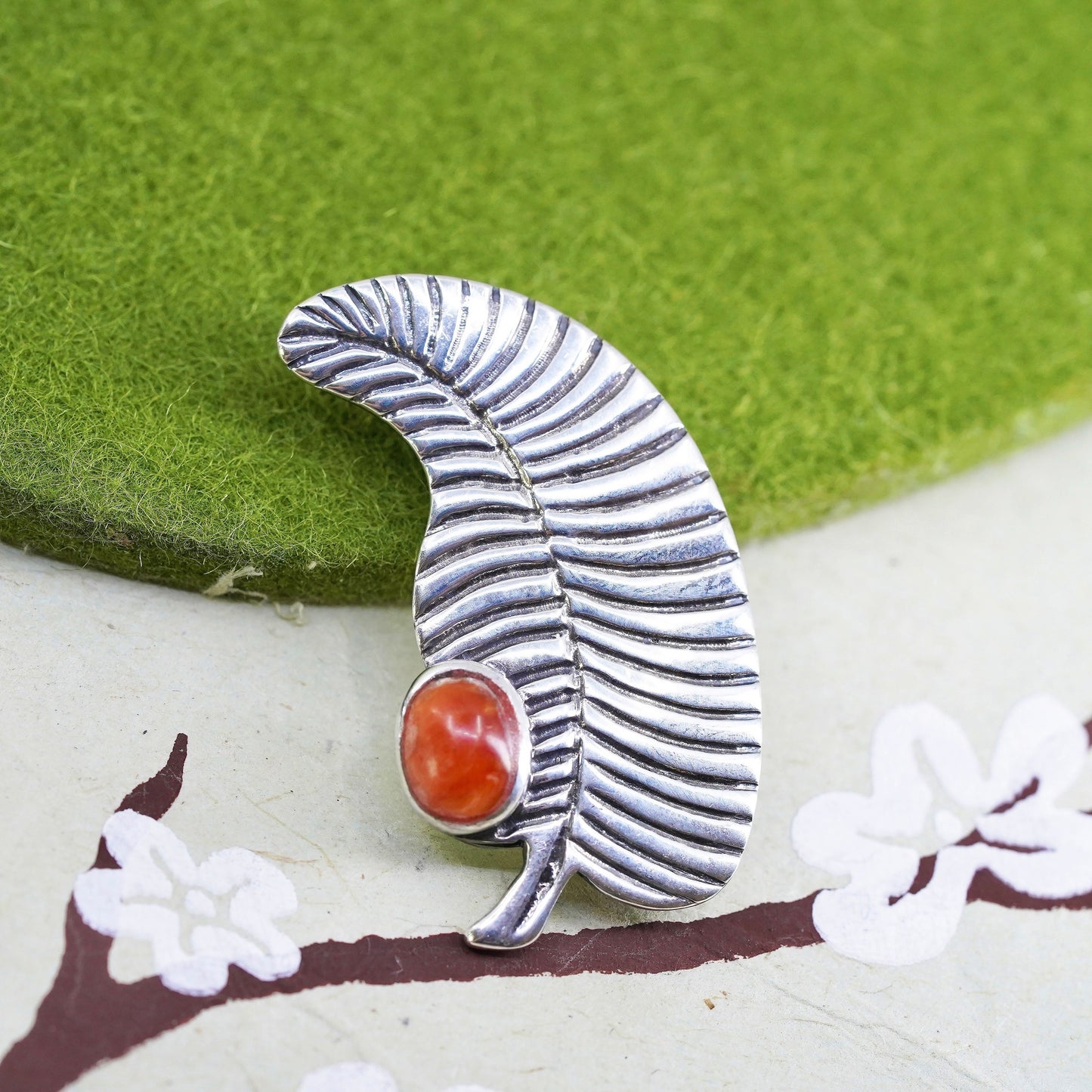 VTG Native American Navajo sterling silver 925 handmade leaf brooch with coral