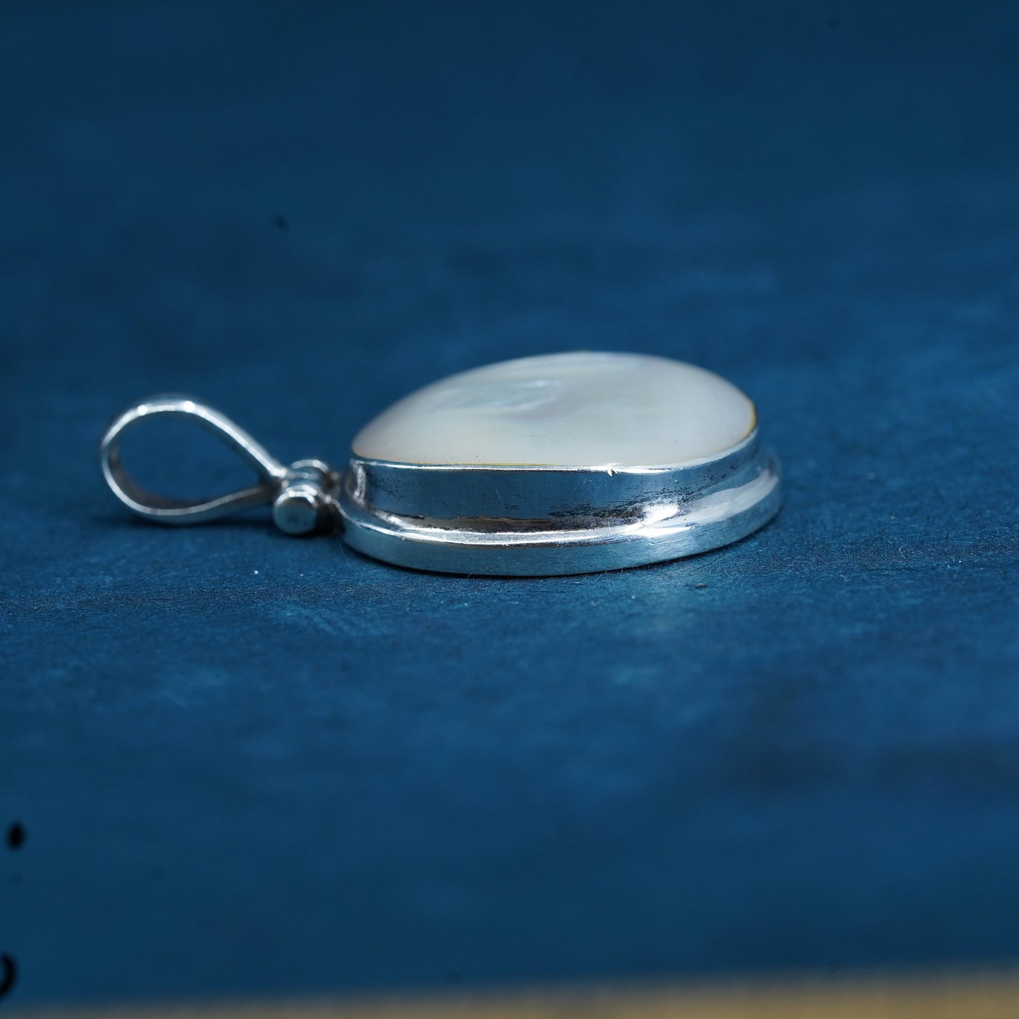 Vintage Sterling silver handmade pendant, 925 Oval pendant with mother of pearl