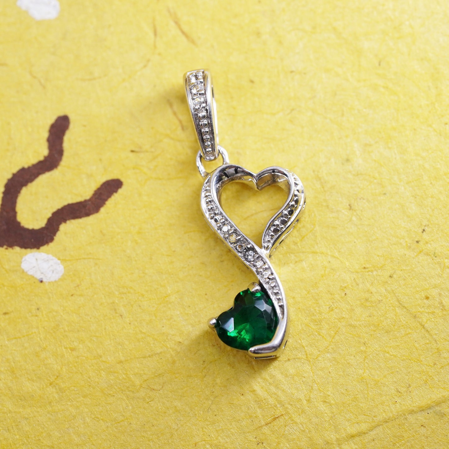 Vintage Sterling 925 silver double heart pendant with emerald and cz details