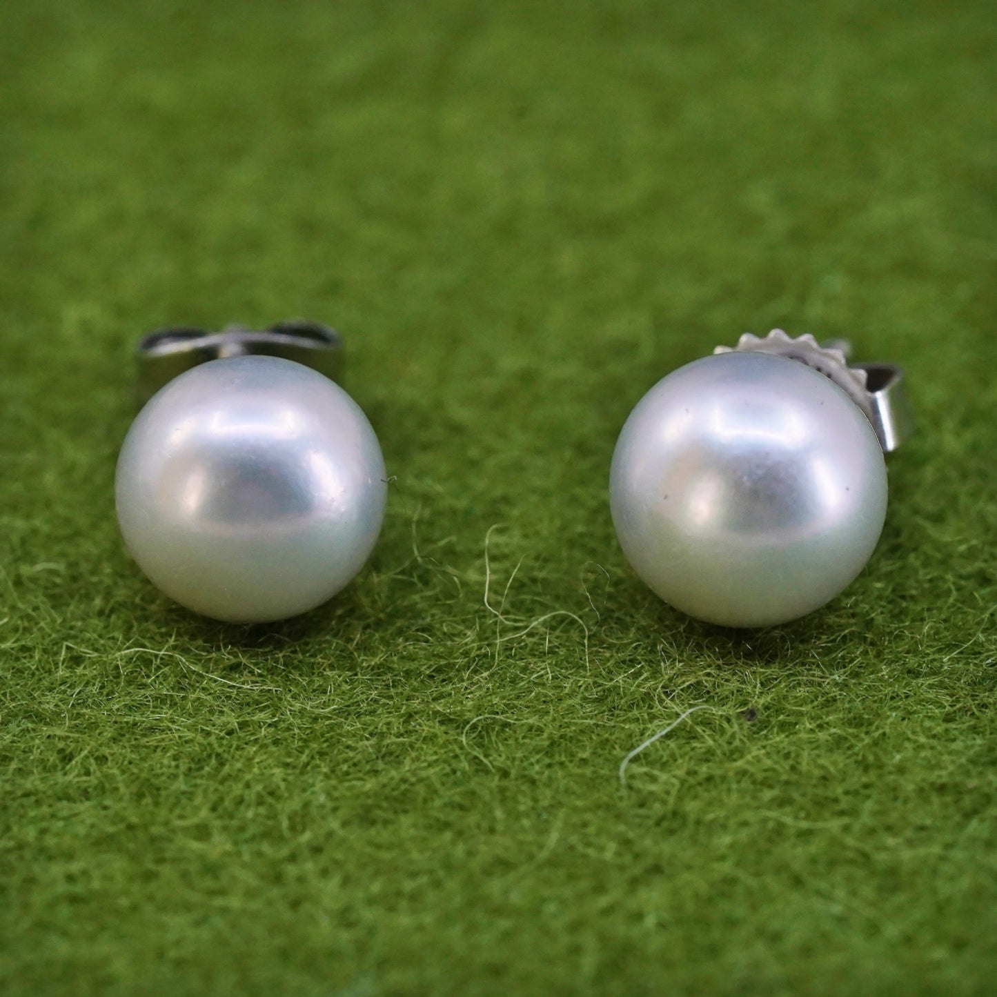 Vintage sterling silver earrings, 925 studs with gray pearl