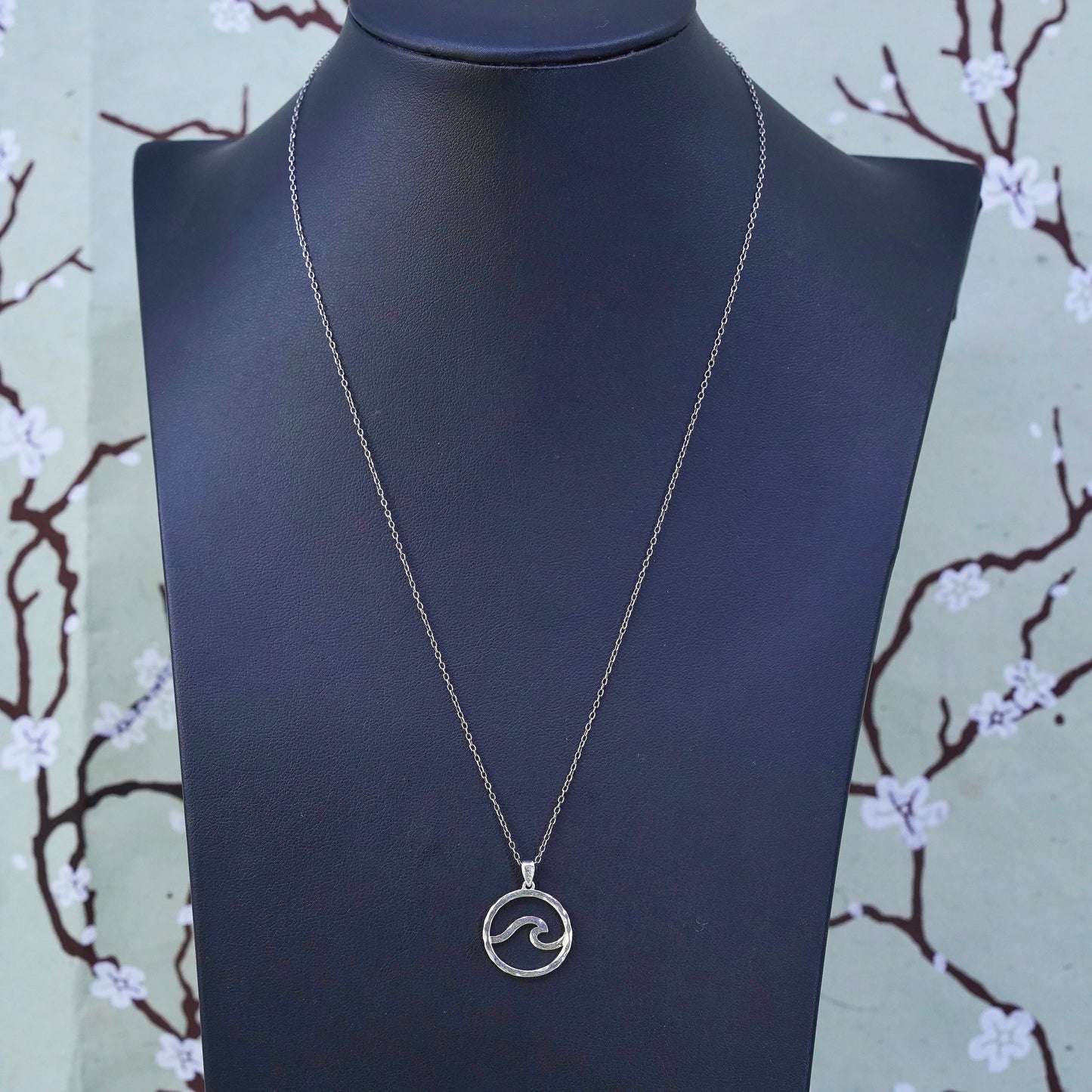 18”, vintage Sterling silver necklace, 925 circle chain circle wave pendant