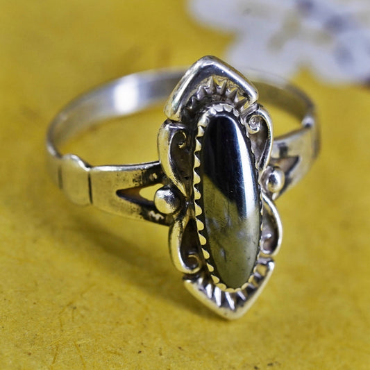 Size 8.5, vintage Southwestern WM company Sterling 925 silver ring w/ hematite