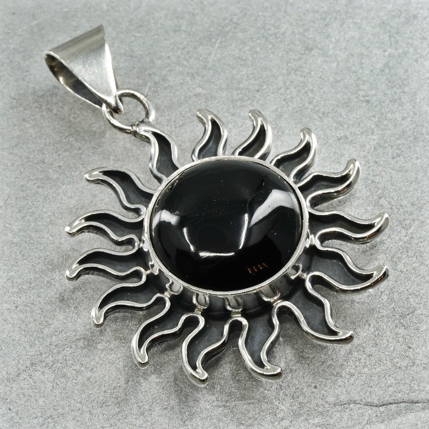 Mexico sterling 925 silver handmade sun flower pendant with circle onyx inlay