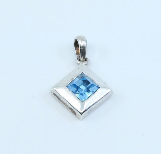 VTG Handmade Sterling 925 silver pendant with square shaped sapphire