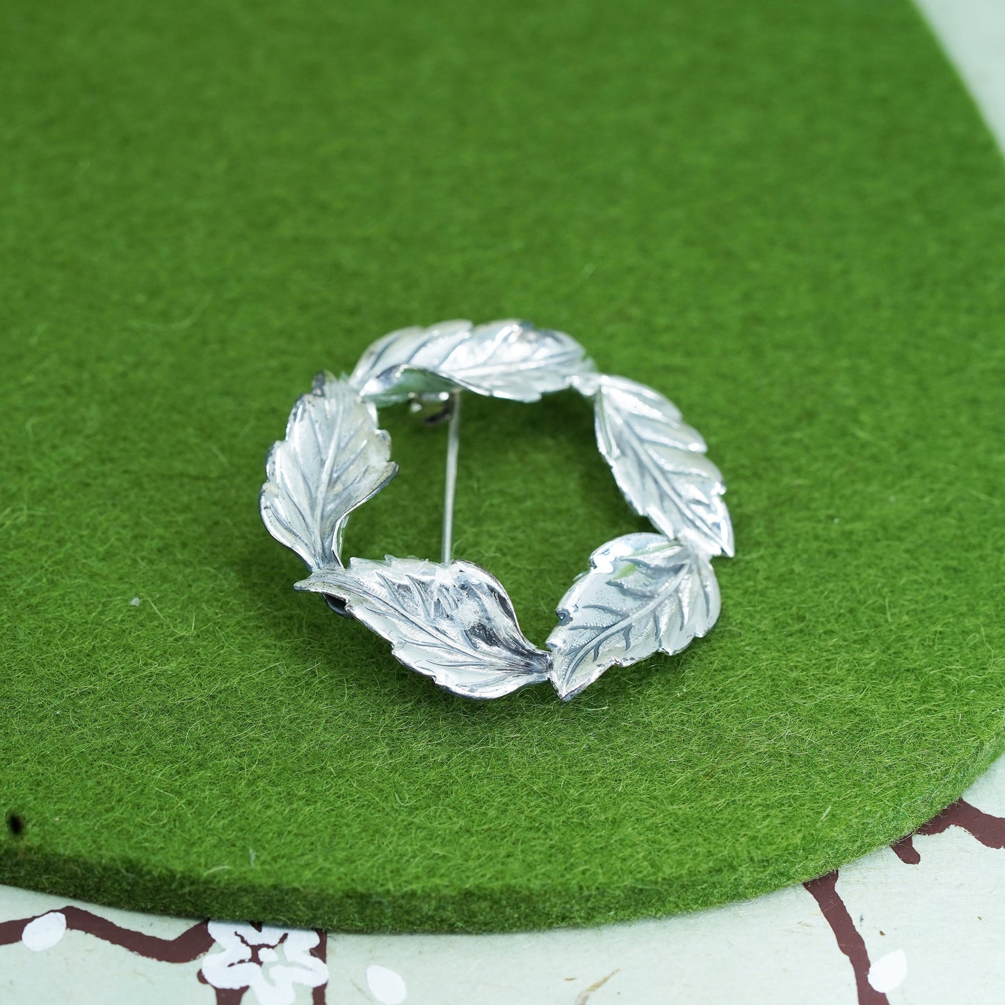 Vintage Sterling silver handmade brooch, 925 leaf circle pin