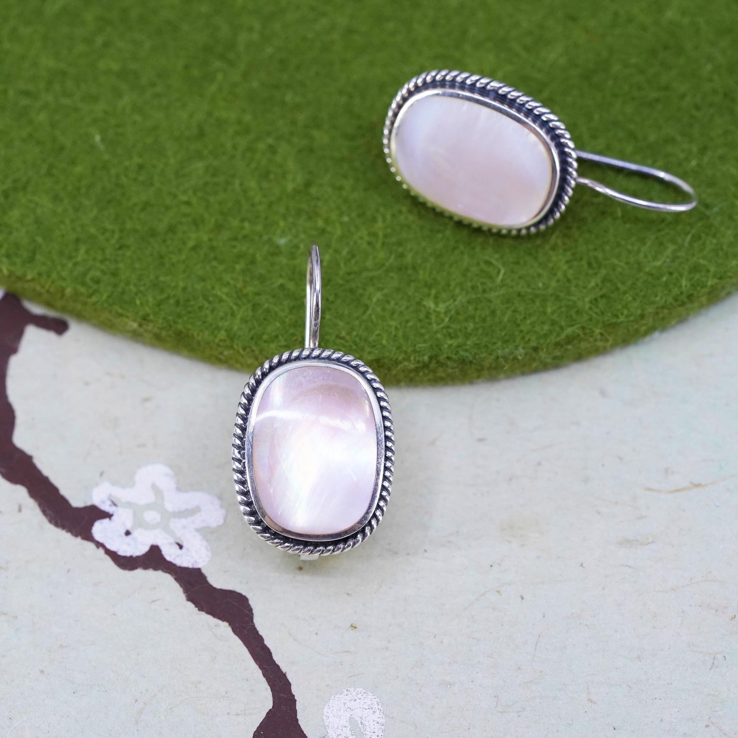 Vintage sterling 925 silver handmade earrings with pink mother of pearl cable