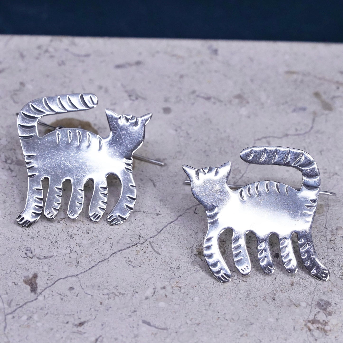 Native American Rob Livingston RL sterling silver earrings, 925 kitty cat