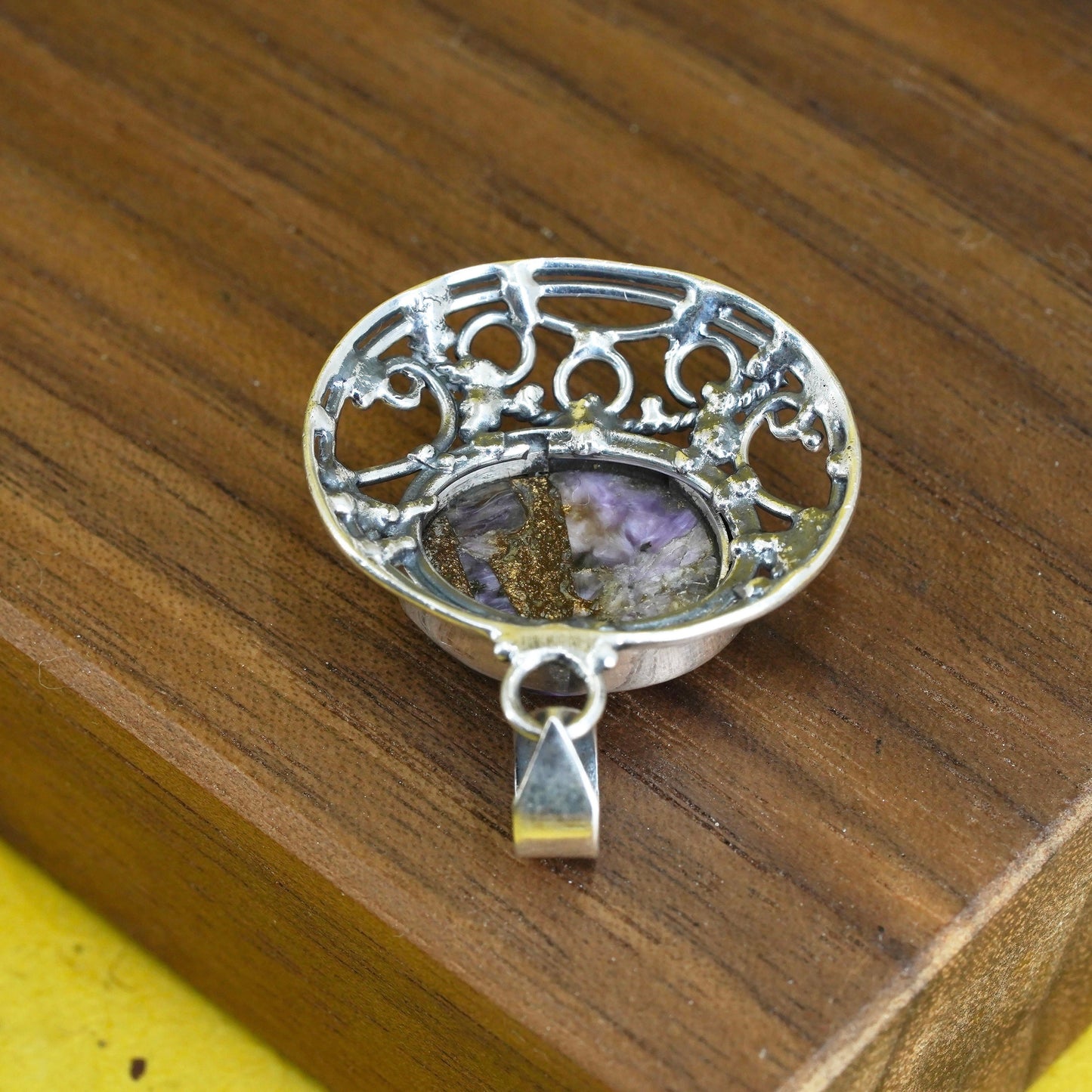 Sterling 925 silver handmade filigree pendant with oval shaped amethyst pendant