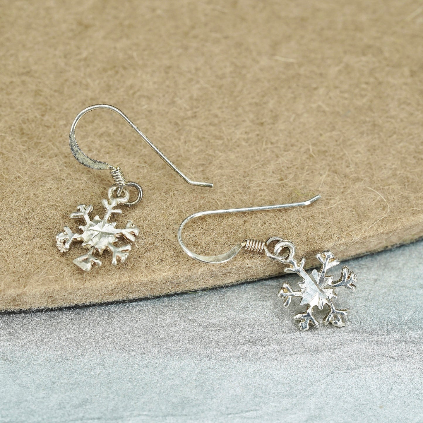 Vintage southwestern Sterling 925 silver handmade earrings, snowflake drops