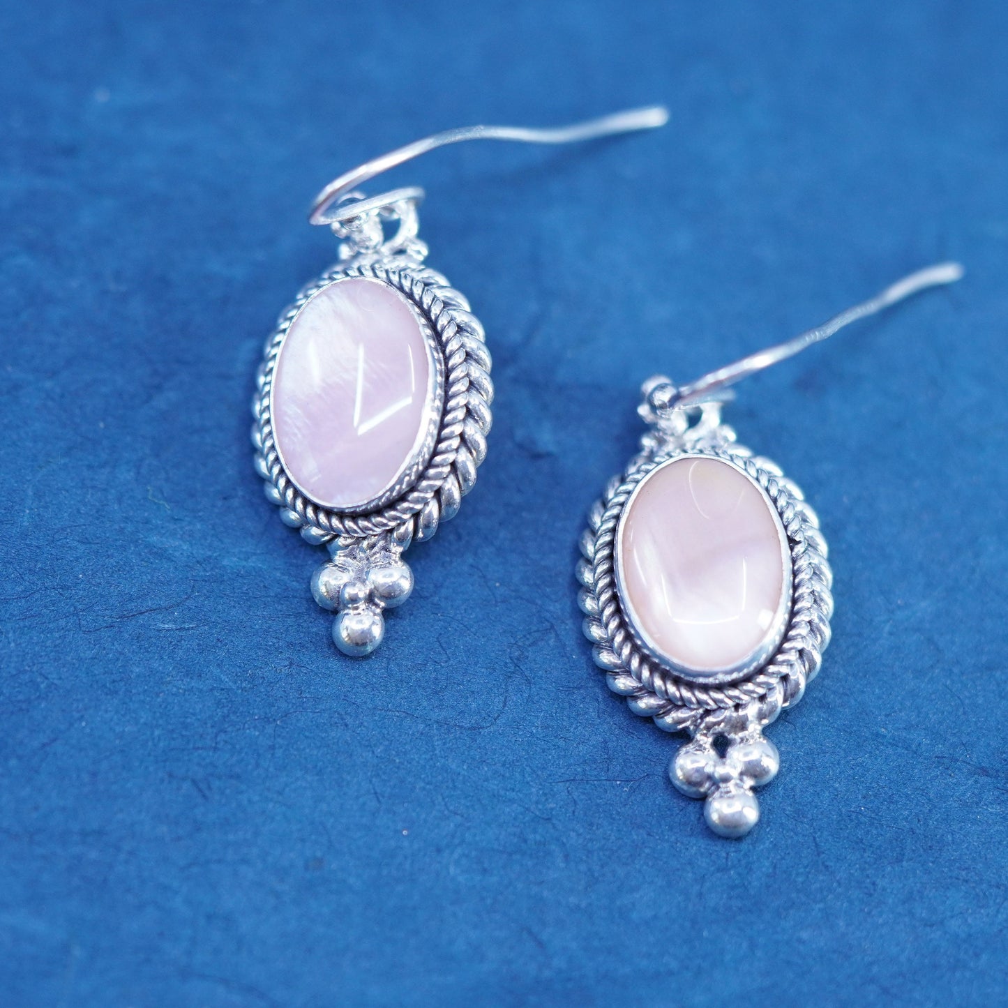 Bali BA Suarti sterling silver earrings, 925 oval dangles pink mother of pearl