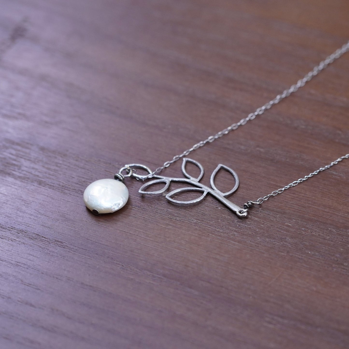 18”, Sterling silver necklace, 925 Figaro chain with leaf pendant and pearl