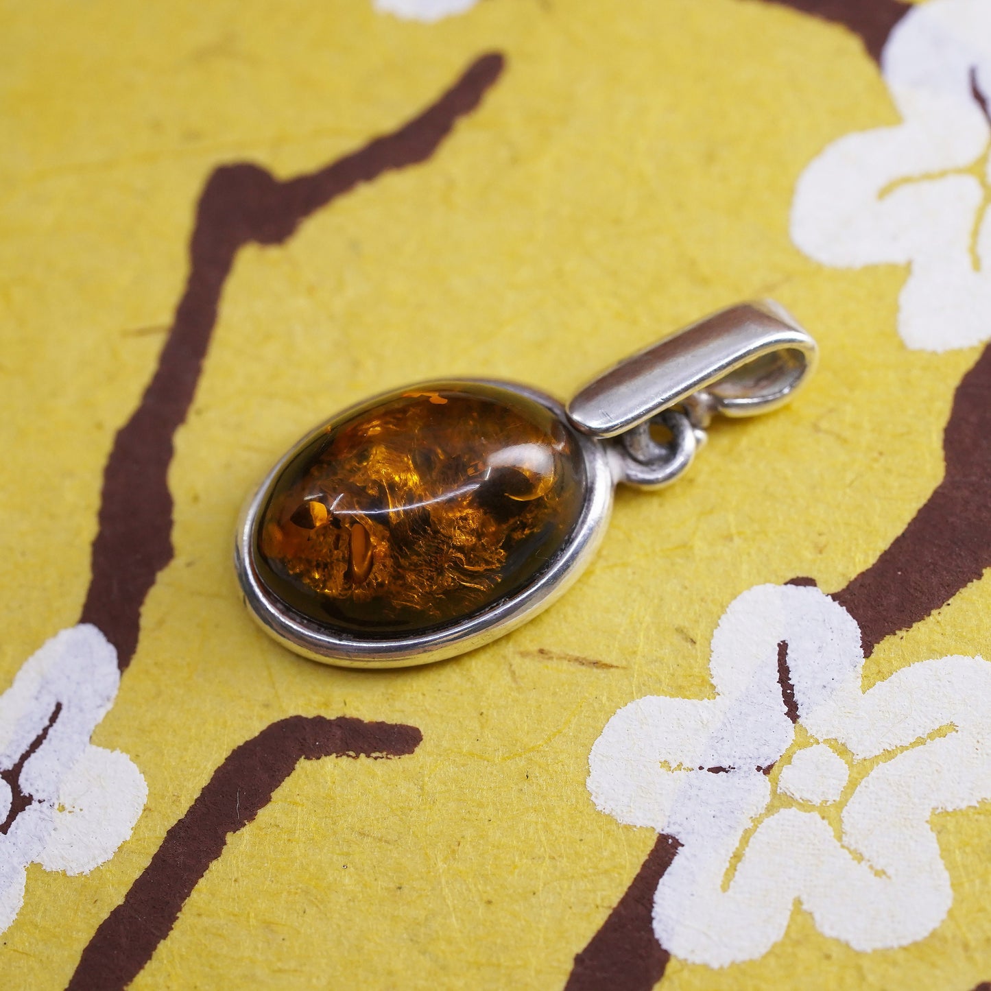 Vintage Modern Sterling 925 silver handmade pendant with oval Amber