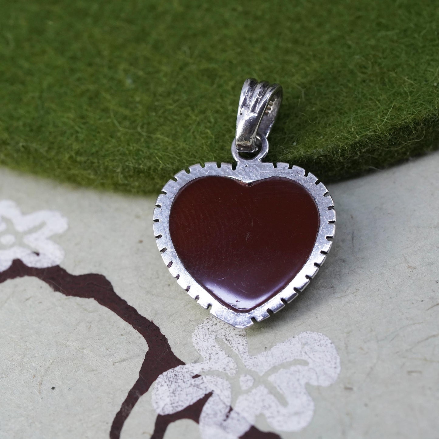 southwestern sterling silver 925 heart pendant with carnelian swirly details