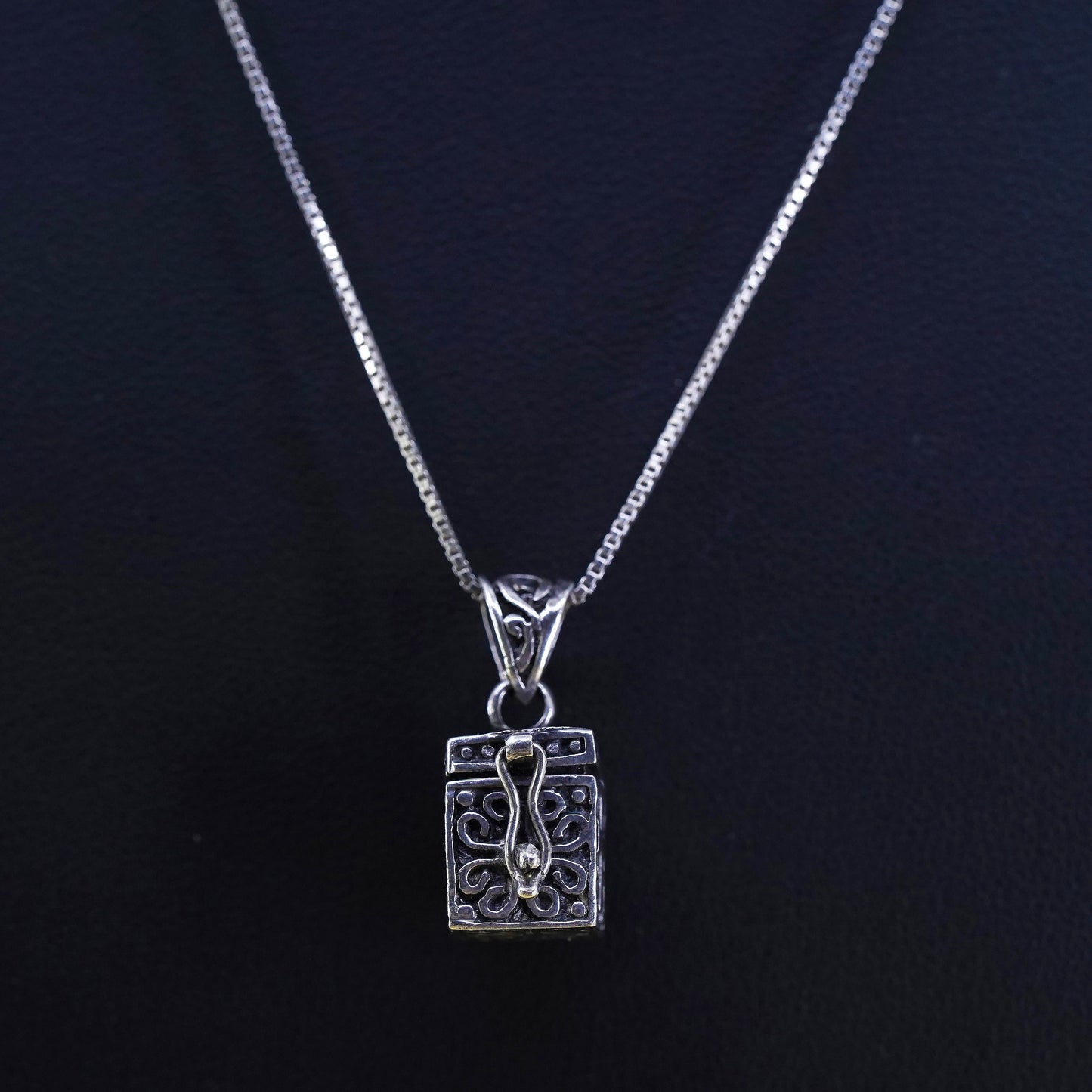 18", Sterling silver necklace, 925 box chain with box locket locket pendant