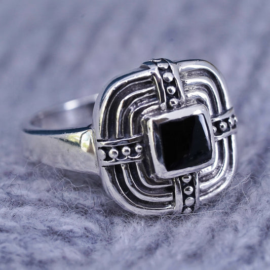 Size 9, vintage Sterling 925 silver handmade square ring with onyx and ribbed