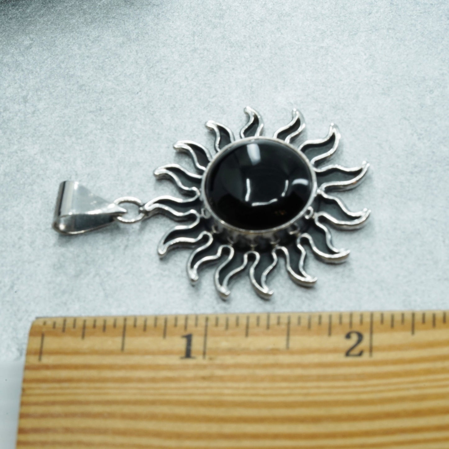 Mexico sterling 925 silver handmade sun flower pendant with circle onyx inlay