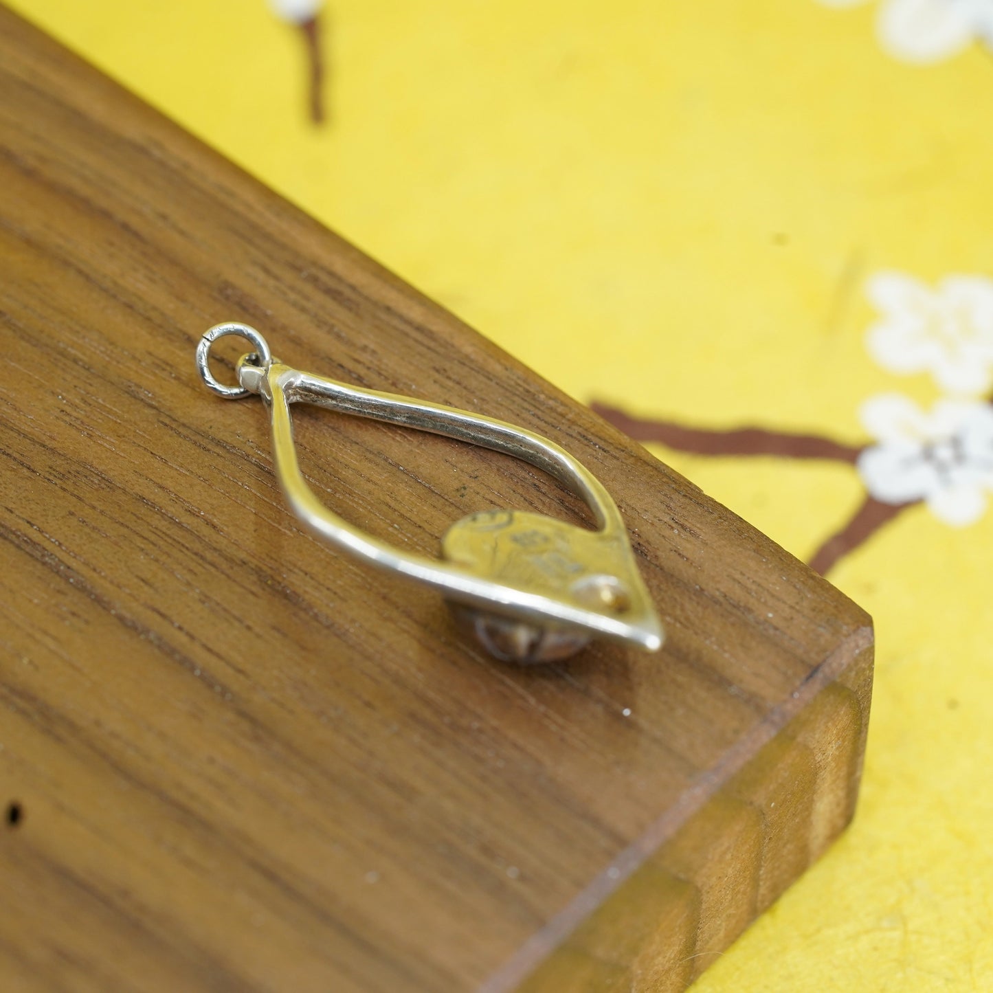 Vintage IL Sterling silver handmade pendant, mexico 925 frame with seed