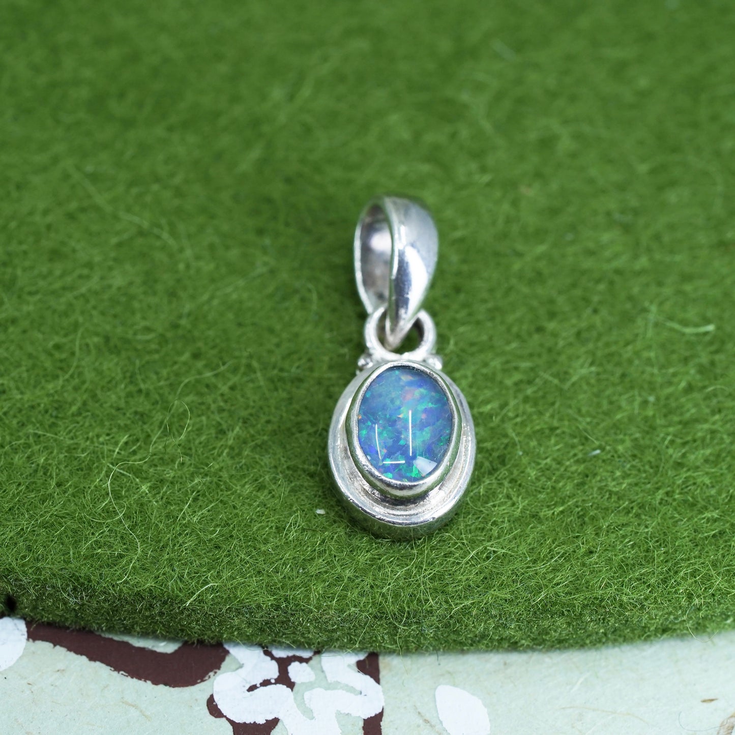 Vintage sterling 925 silver handmade pendant with opal