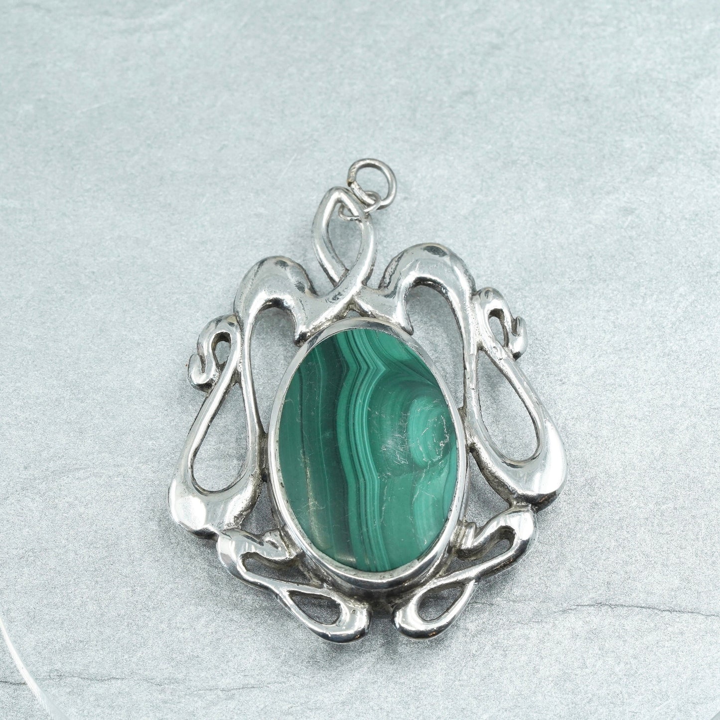 Vintage rare sterling 925 silver handmade pendant with oval malachite