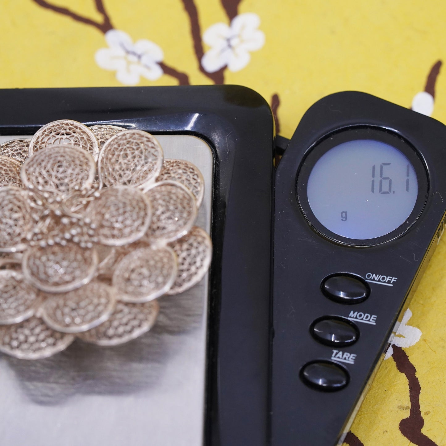 Vintage handmade sterling 925 silver filigree flower brooch