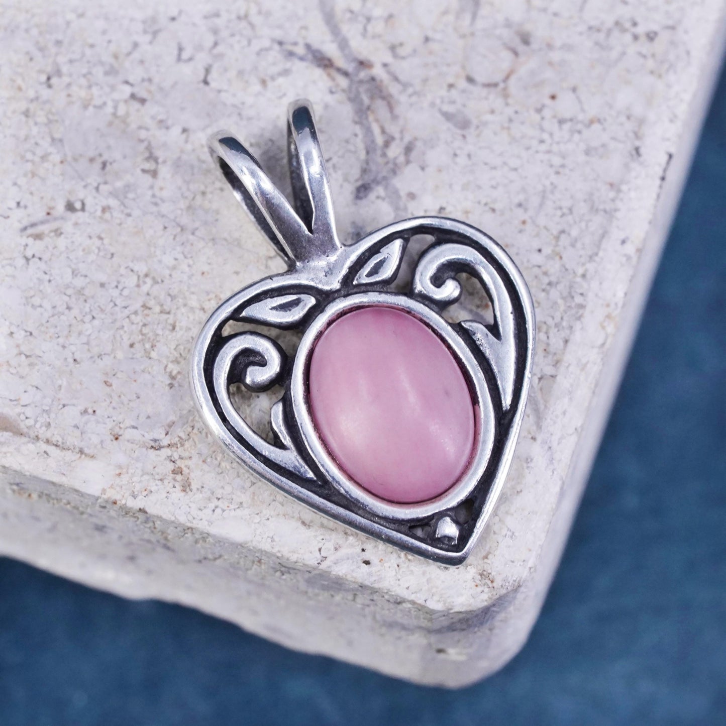 Vintage sterling silver handmade pendant, 925 filigree heart with pink jasper