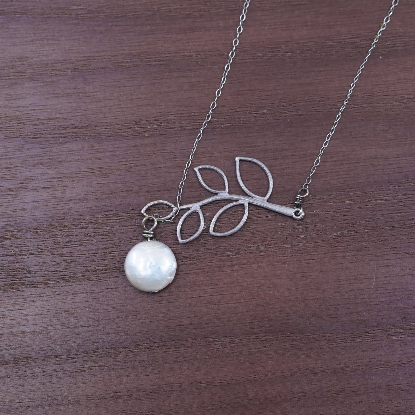 18”, Sterling silver necklace, 925 Figaro chain with leaf pendant and pearl