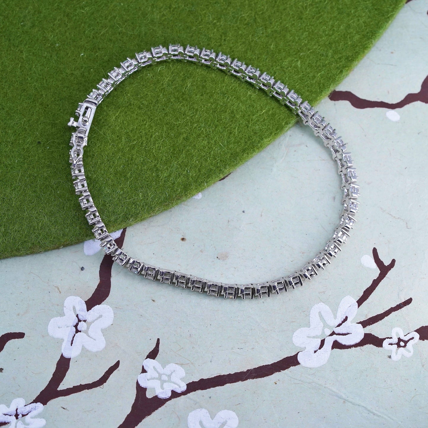 8", Vintage Sterling 925 silver tennis bracelet with cz