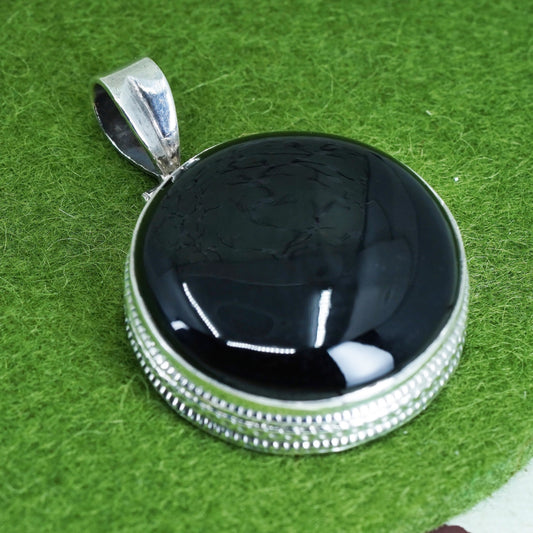 Vintage Mexico Sterling 925 silver handmade pendant with round onyx inlay