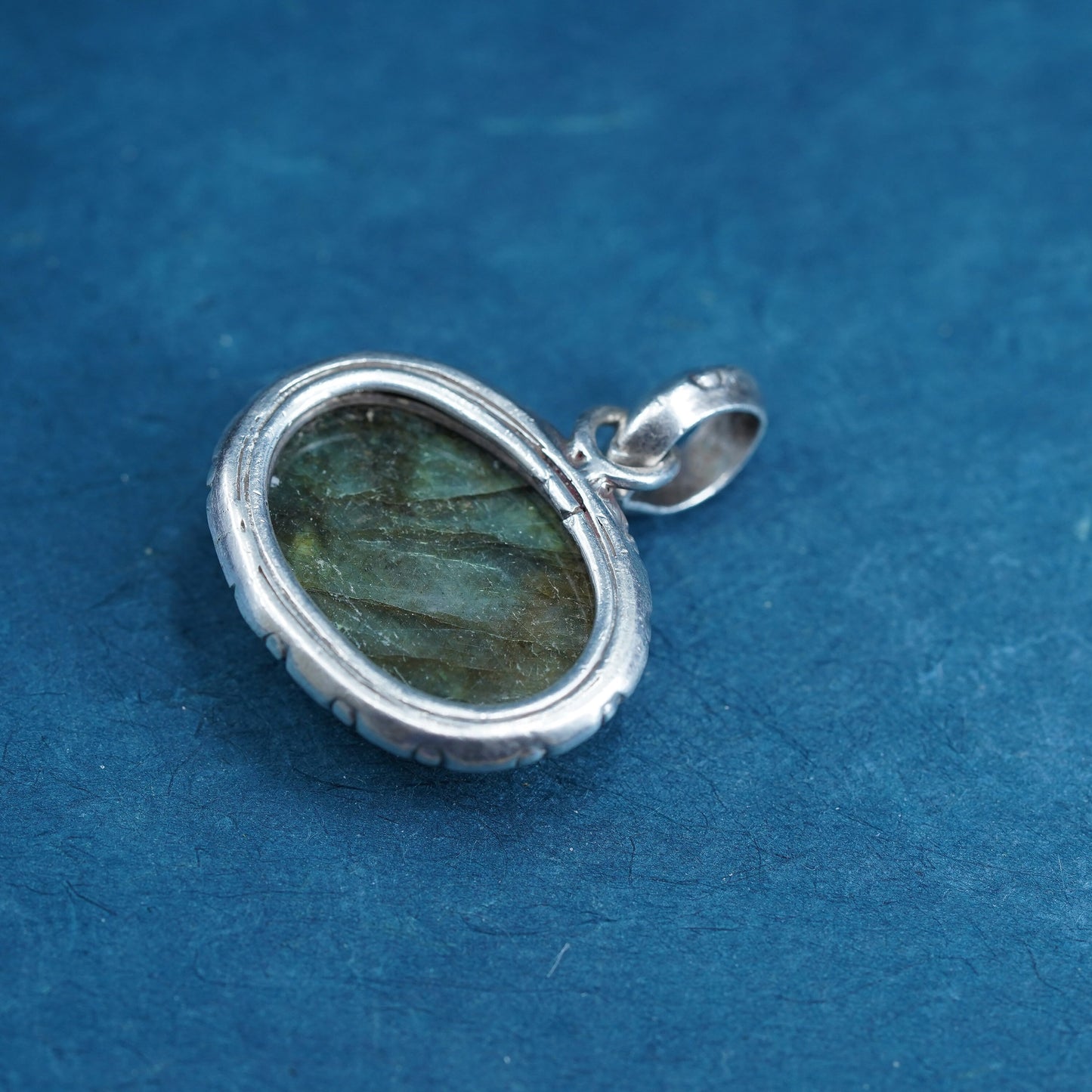 Vintage Sterling silver handmade pendant with oval labradorite