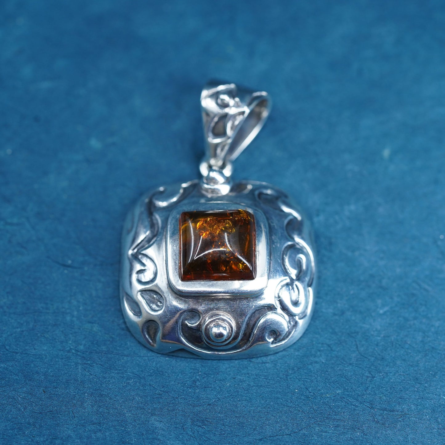 Vintage Silpada S0908 sterling 925 silver handmade square pendant with amber