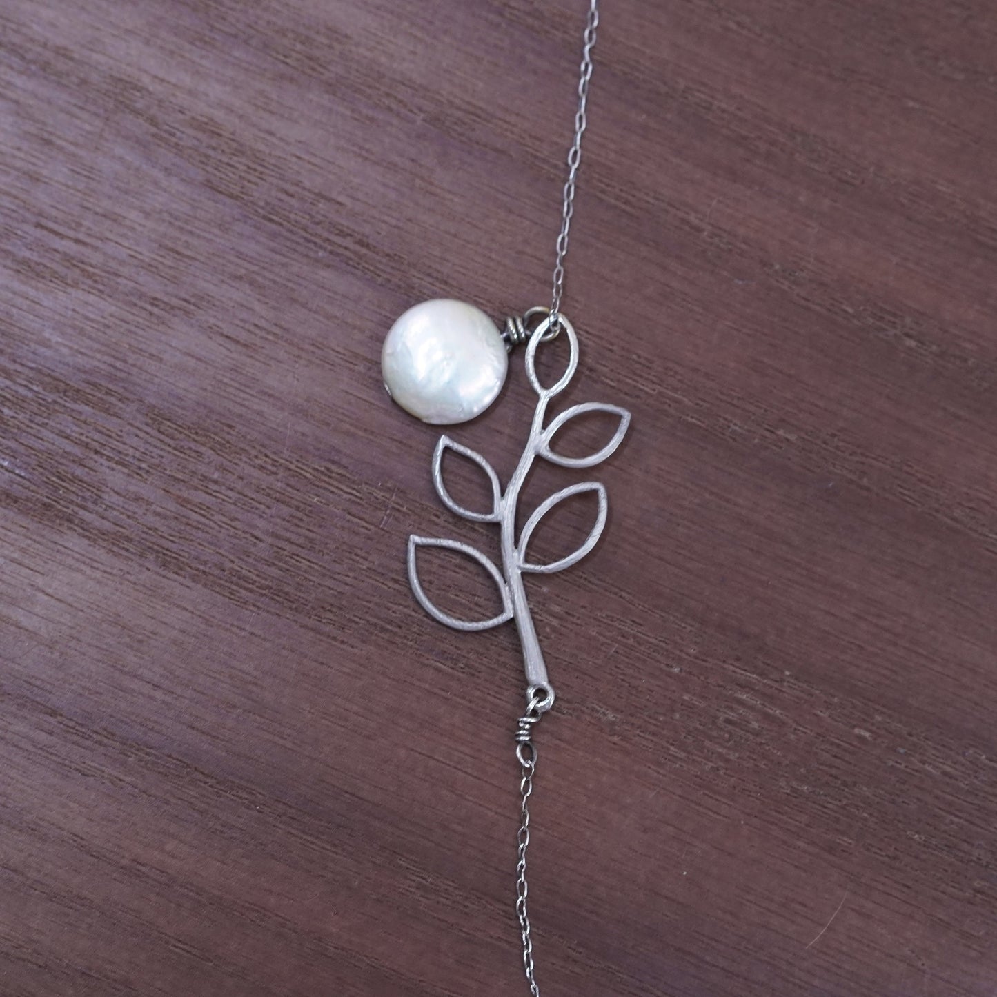 18”, Sterling silver necklace, 925 Figaro chain with leaf pendant and pearl