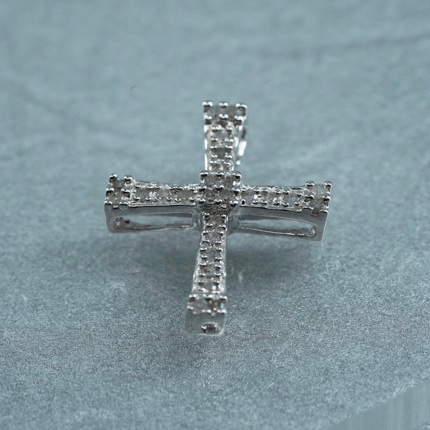 Vintage sterling 925 silver handmade pendant, cross with diamond