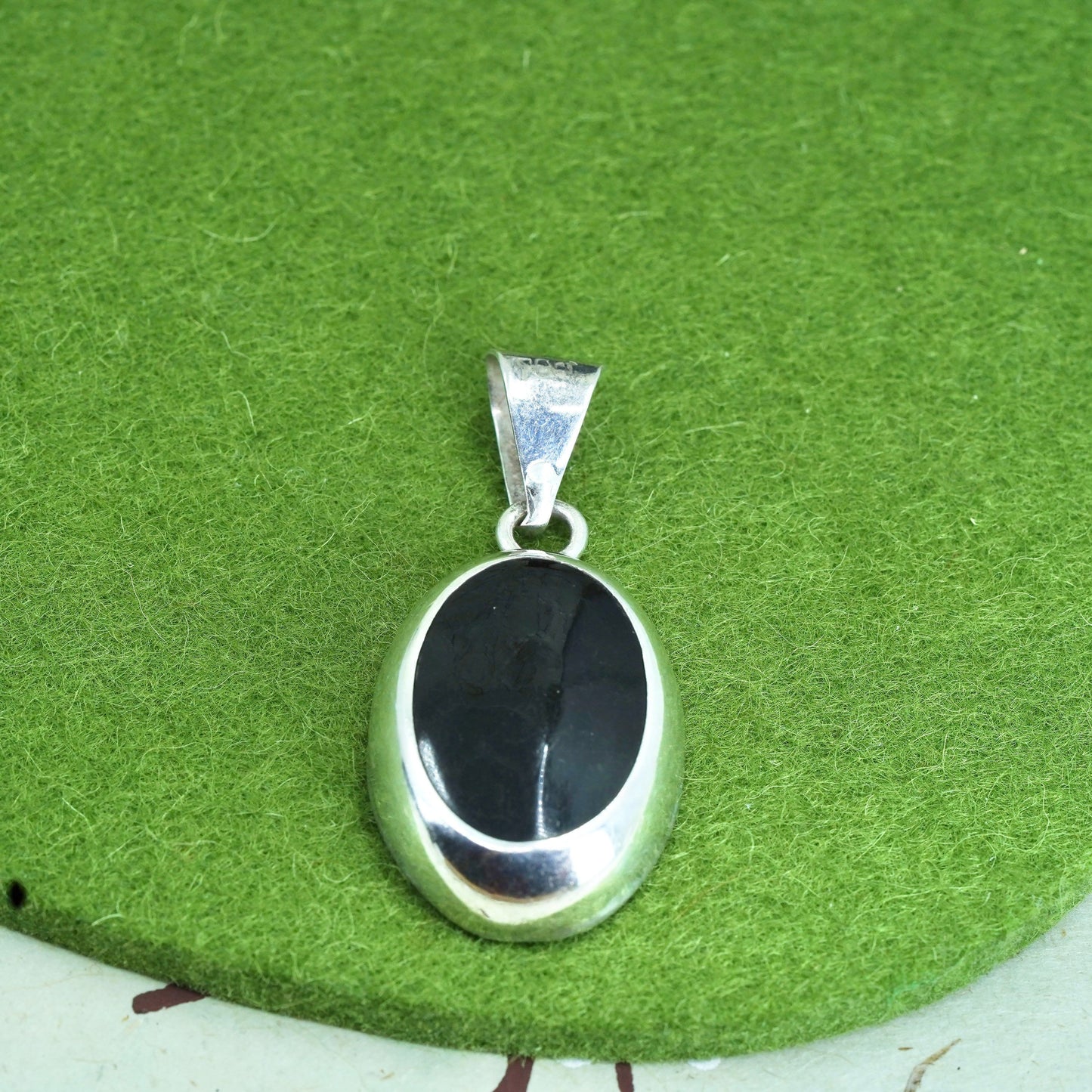 Vintage Mexico Sterling 925 silver handmade pendant with oval onyx